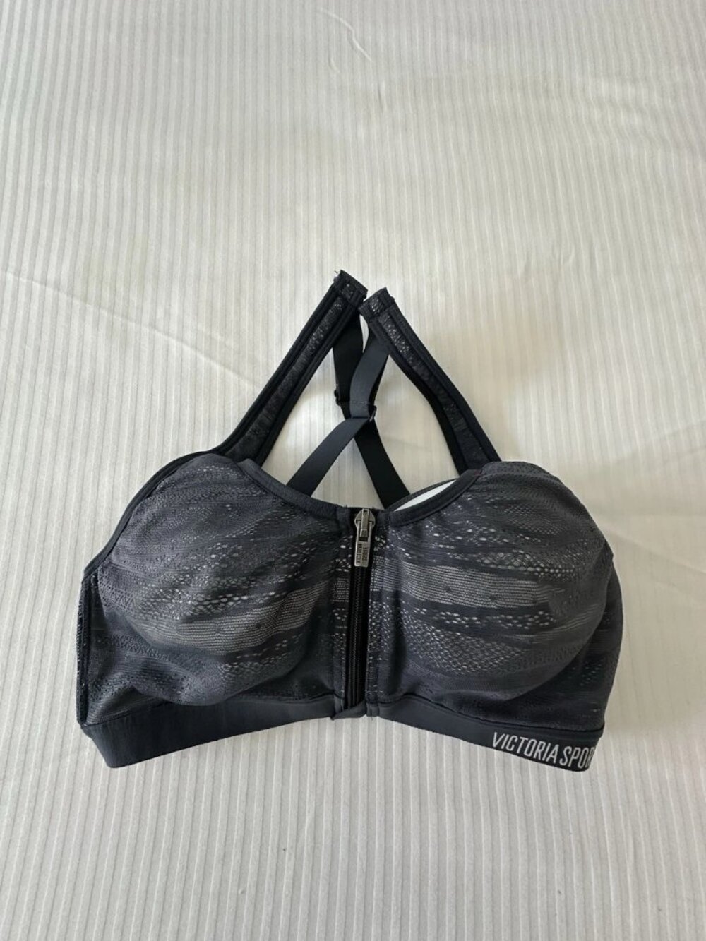 Victoria’s Secret Sport Grey Lace Athletic Sports Bra 34C - Picture 2 of 5